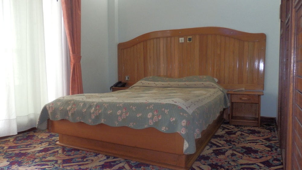 Hotel Royal Palace — Bonaberi — photo 4