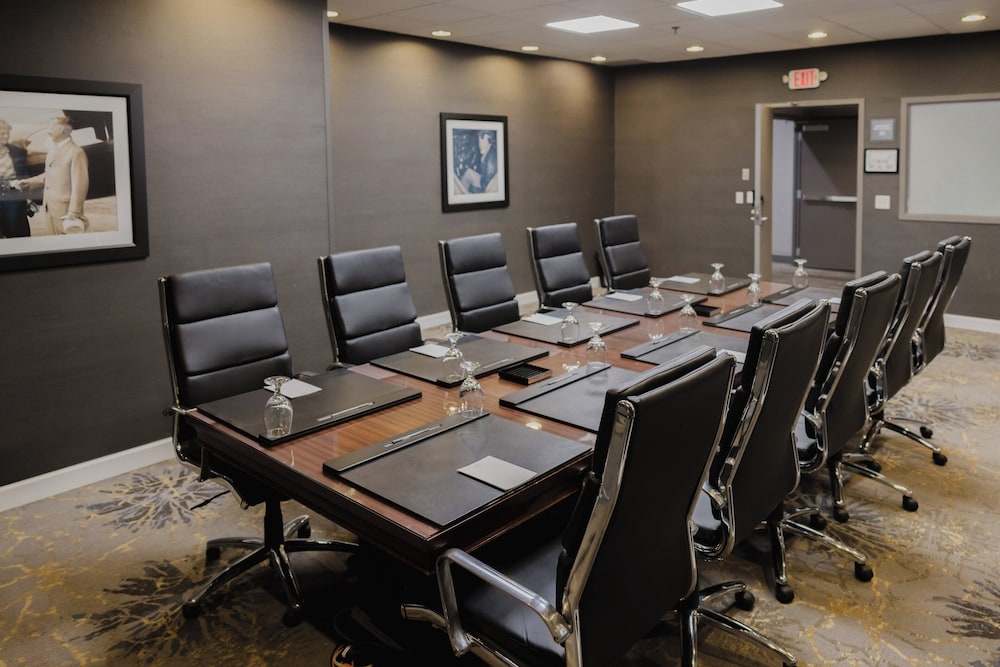 Crowne Plaza Suites MSP Airport Mall of America by IHG - photo 76