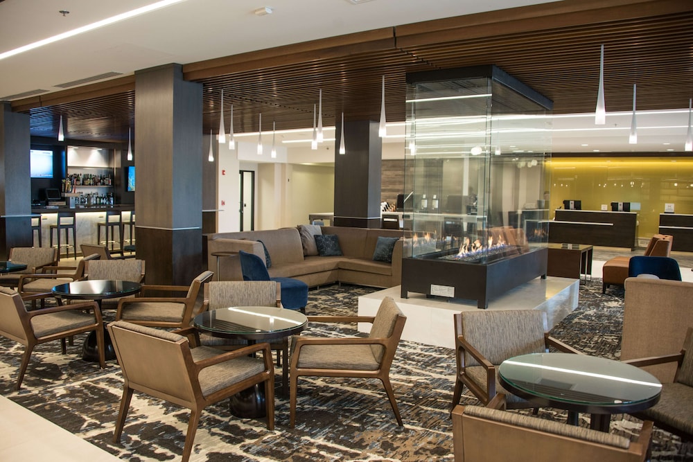 DoubleTree by Hilton Hotel Syracuse - photo 7