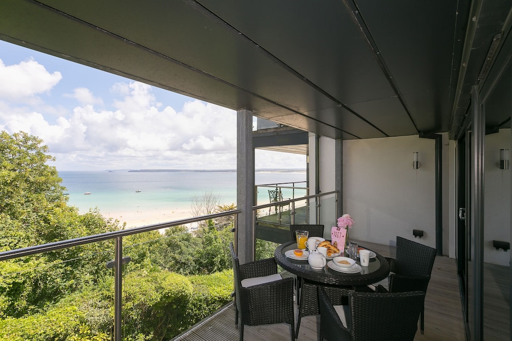 Waters Edge — 4-Star Luxury Hotel in St Ives, United Kingdom