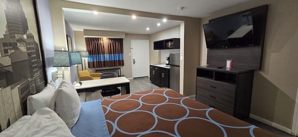 Super 8 by Wyndham Corpus Christi Northwest - photo 9