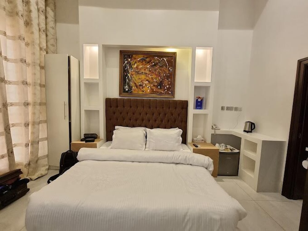 Castle De White House Hotel — Kaduna — photo 5