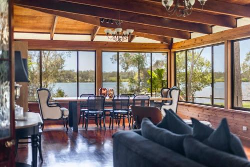 Riverside Ranch oceanstays — 4-Star Luxury Hotel in Yamba, Australia