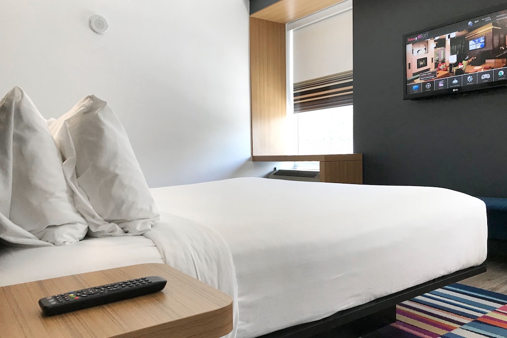Aloft Miami Doral - photo 8