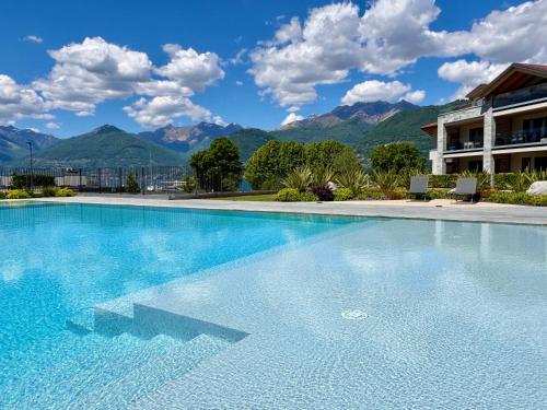 Sole Suites at Lago Dorato Luxury Lake View — 4-Star Luxury Hotel in Colico Piano, Italy
