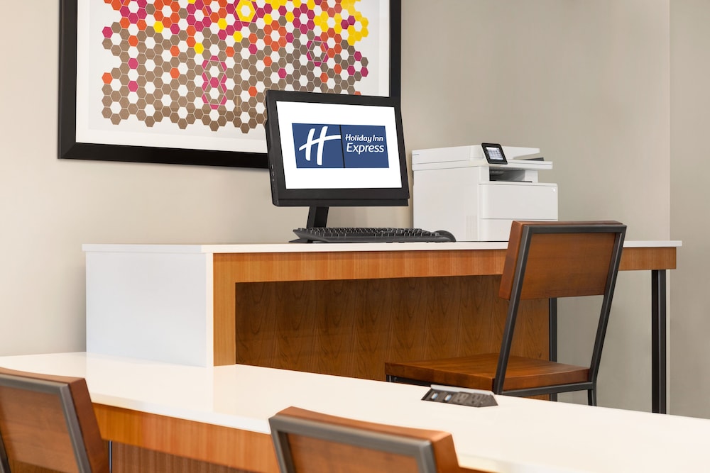 Holiday Inn Express & Suites Philadelphia Mt. Laurel by IHG - photo 45