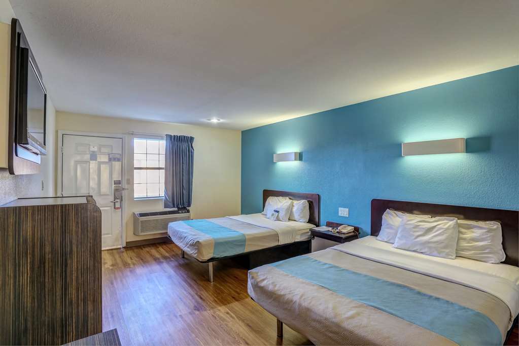 Motel 6 Dickson TN - photo 20