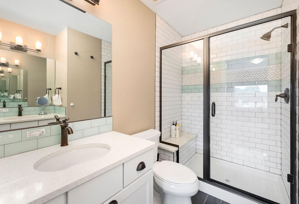 Amazing Urban Townhome near Breweries & River - photo 19