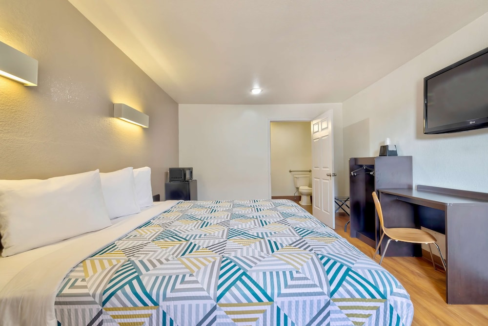Motel 6 Bryan TX College Station - photo 17