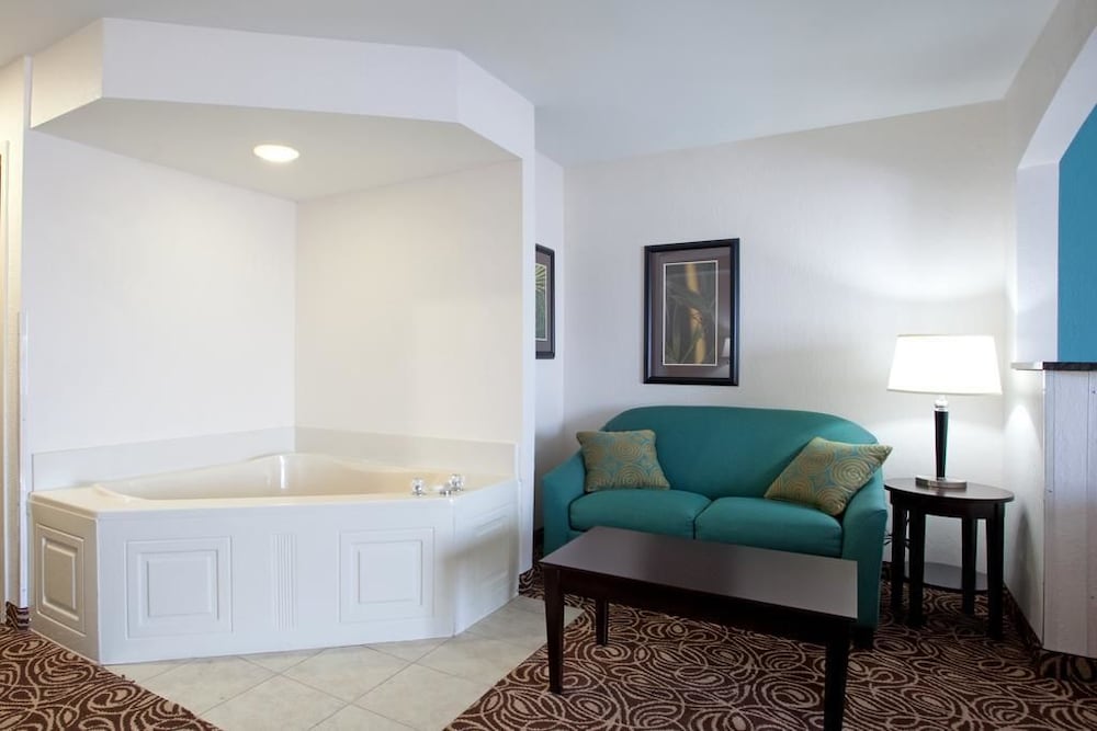Country Inn & Suites by Radisson Murrells Inlet SC - photo 16