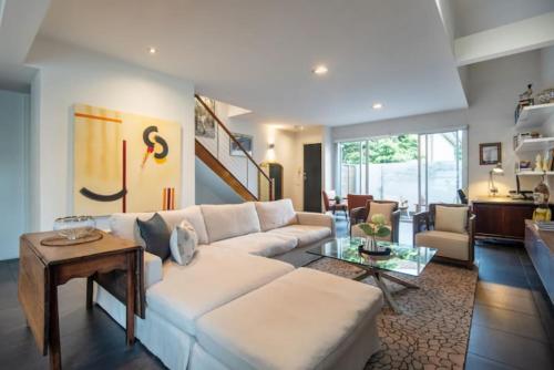 Elwood Village Entertainer — 4-Star Luxury Hotel in Melbourne, Australia