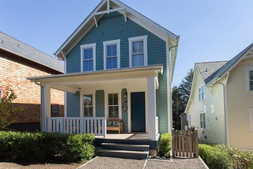 Hannahs Haven by Seabrook Hospitality in Huntington Beach, United States