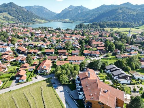AlpenOase Schliersee große Suite mit Sauna oder gemütliche Studio Appartements — 4-Star Luxury Hotel in Schliersee, Germany