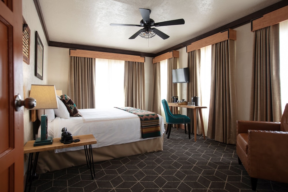 Hotel El Rancho - photo 29