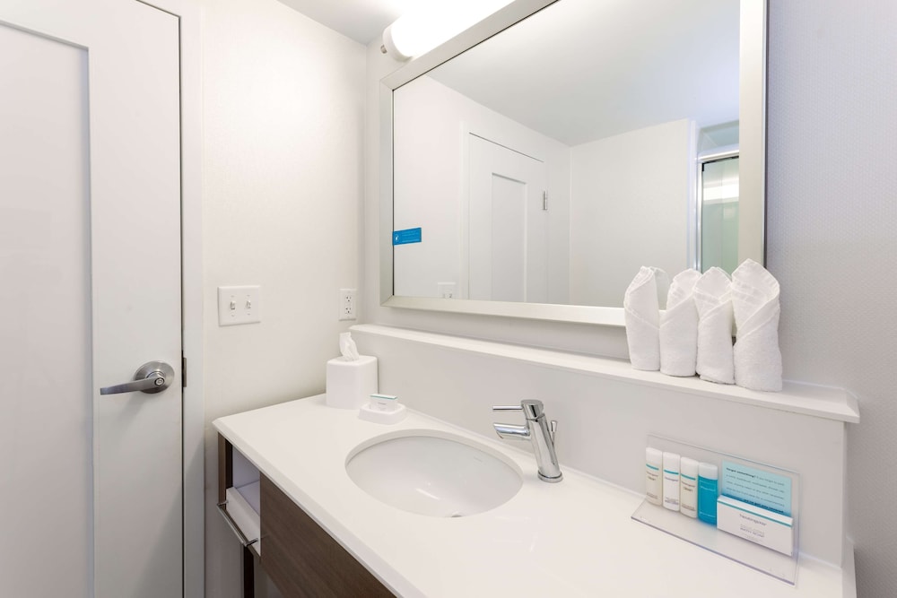 Hampton Inn Columbia I 26 Harbison Blvd. - photo 58