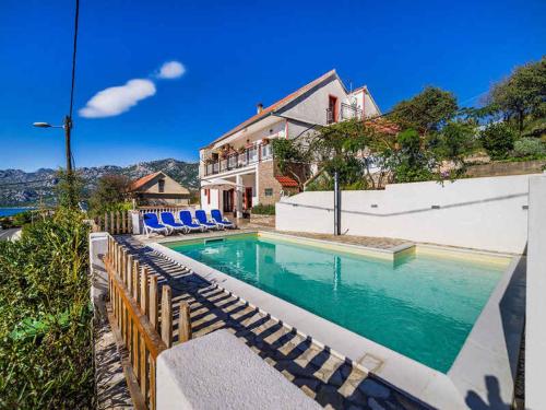 Holiday home in Jasenice 33303 — 4-Star Luxury Hotel in Jesenice, Croatia