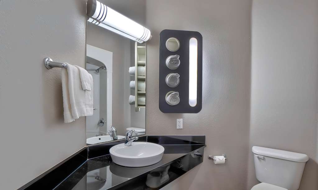 Motel 6 Benbrook TX Fort Worth - photo 21