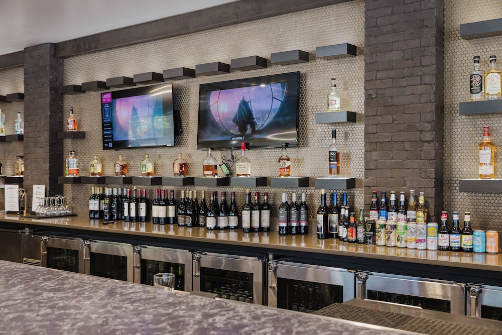 Crowne Plaza Suites MSP Airport Mall of America by IHG - photo 30