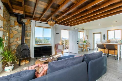 Desert Escape Art studio Trailer in Twentynine Palms, United States