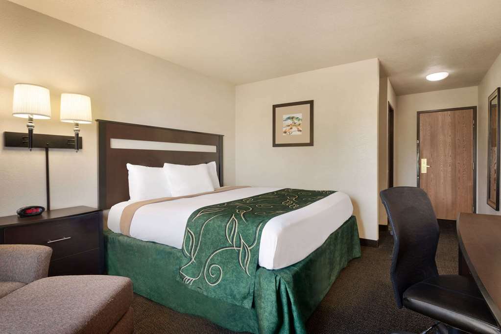 Travelodge by Wyndham Jefferson City - photo 6