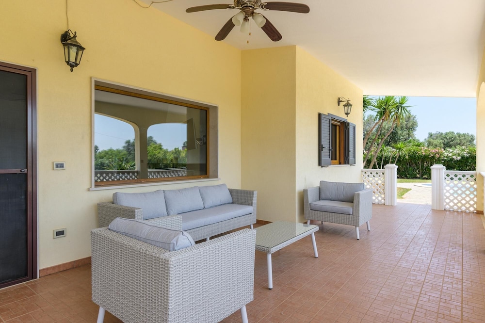 Villa Bella con piscina by Wonderful Italy — 4-Star Luxury Hotel in San Vito Dei Normanni, Italy