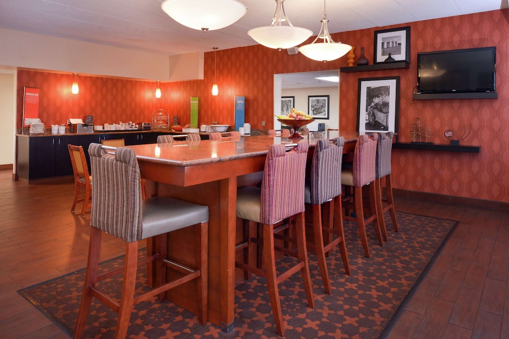 Hampton Inn Columbus East - photo 34