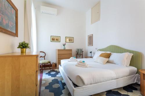 Iflat Comfortable & Spacious Dolce Vita Retreat — 4-Star Luxury Hotel in Rome, Italy