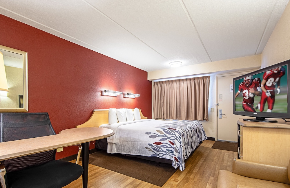 Red Roof Inn Fairmont - photo 9