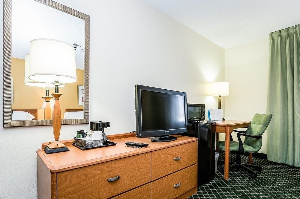 Comfort Inn Davenport East Bettendorf - photo 9