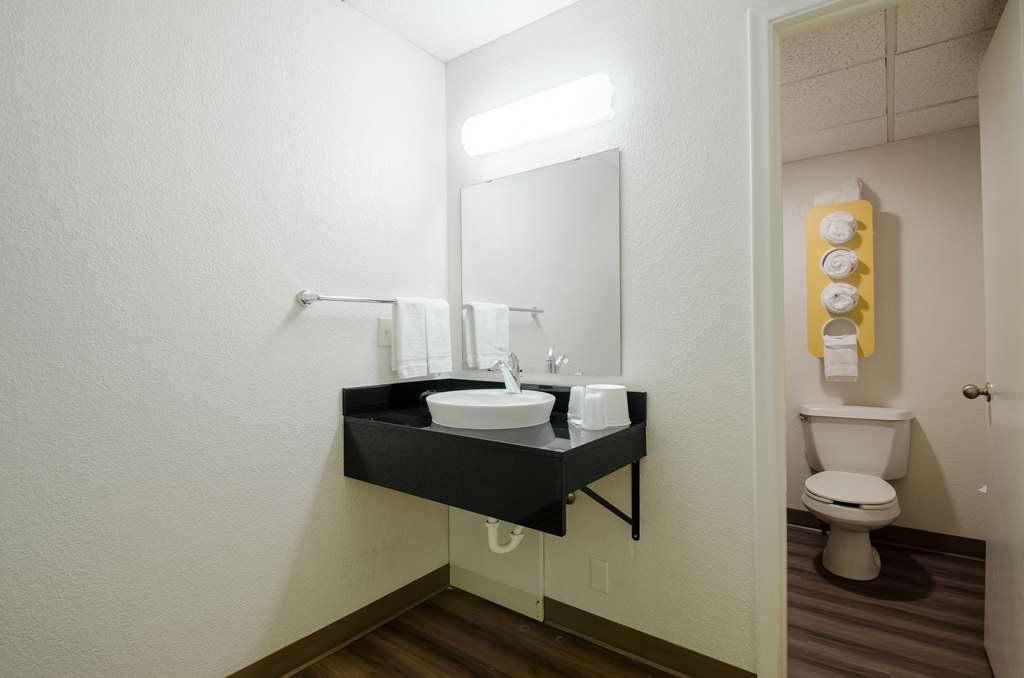 Motel 6 Big Springs NE - photo 20