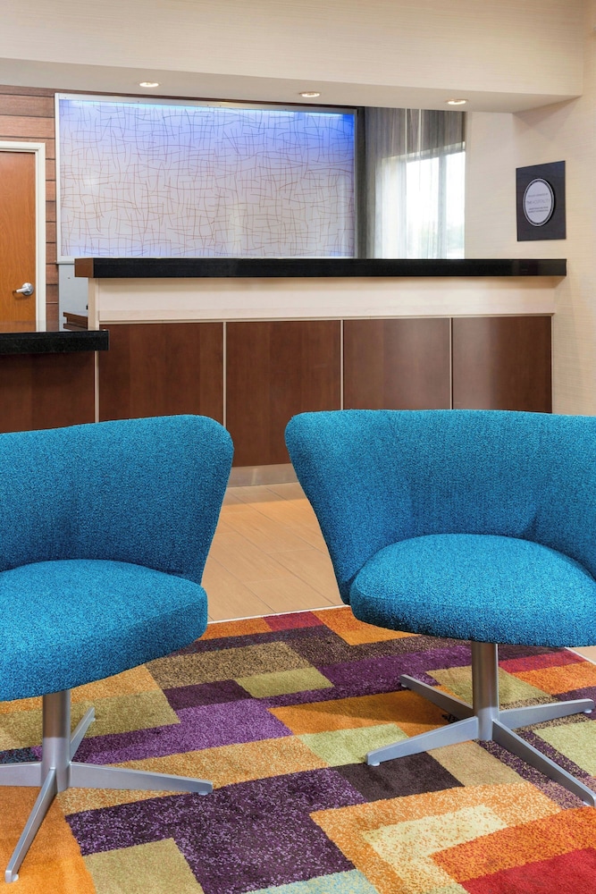 Fairfield Inn & Suites Lincoln - photo 2