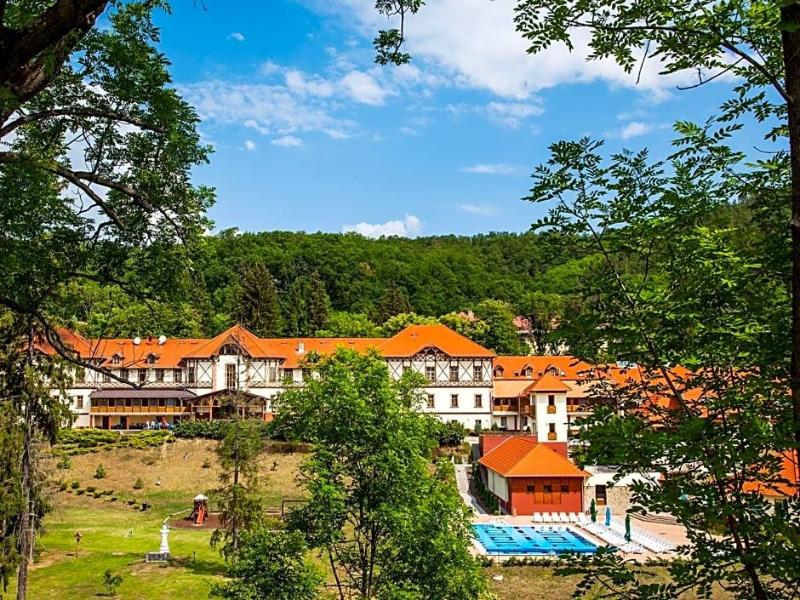 Erzsébet Park Hotel in Parad, Hungary