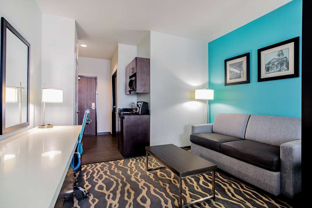 La Quinta Inn & Suites by Wyndham Northlake Fort Worth - photo 32