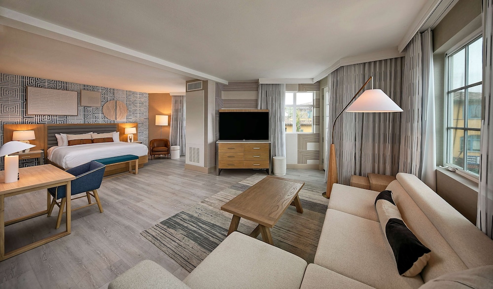 Inn at the Pier Pismo Beach Curio Collection by Hilton - photo 9