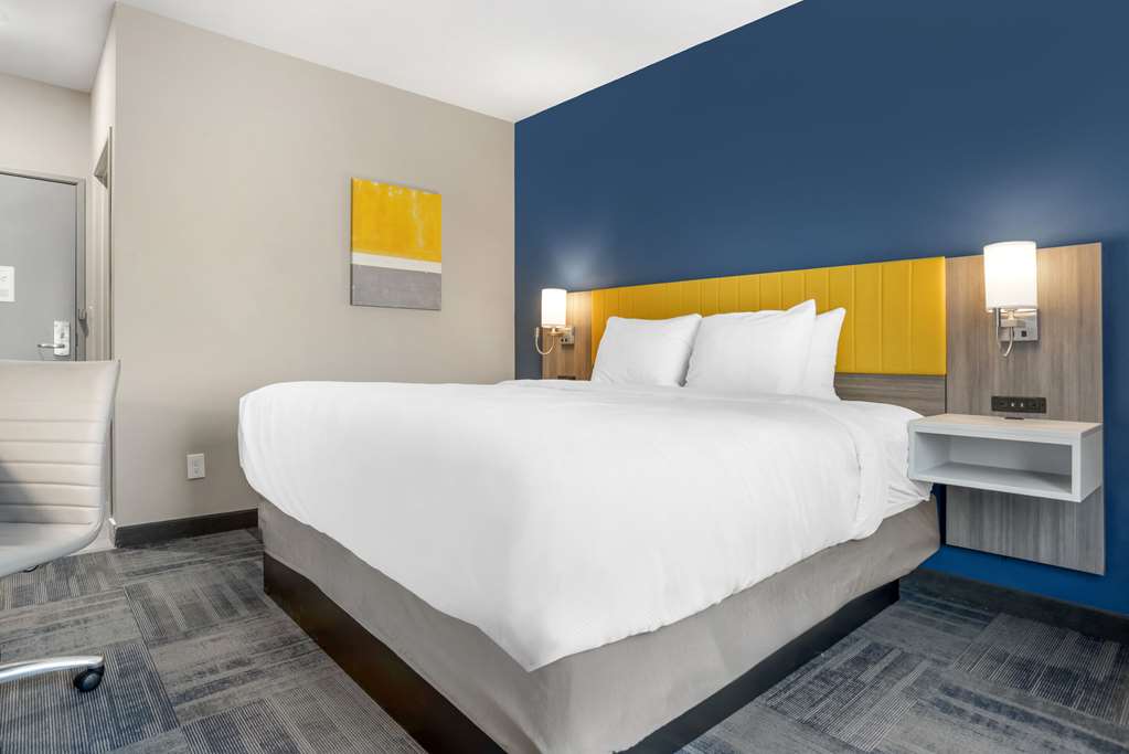 Comfort Inn and Suites Destin Near Henderson Beach - photo 21