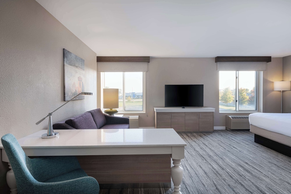 Hilton Garden Inn St. Charles - photo 28