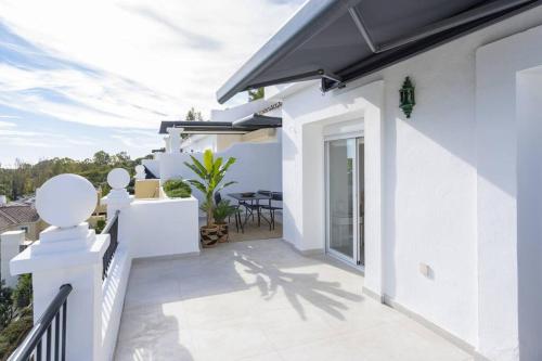 Sunny 3BDR penthouse @Benahavis golf area — 4-Star Luxury Hotel in Benahavis, Spain