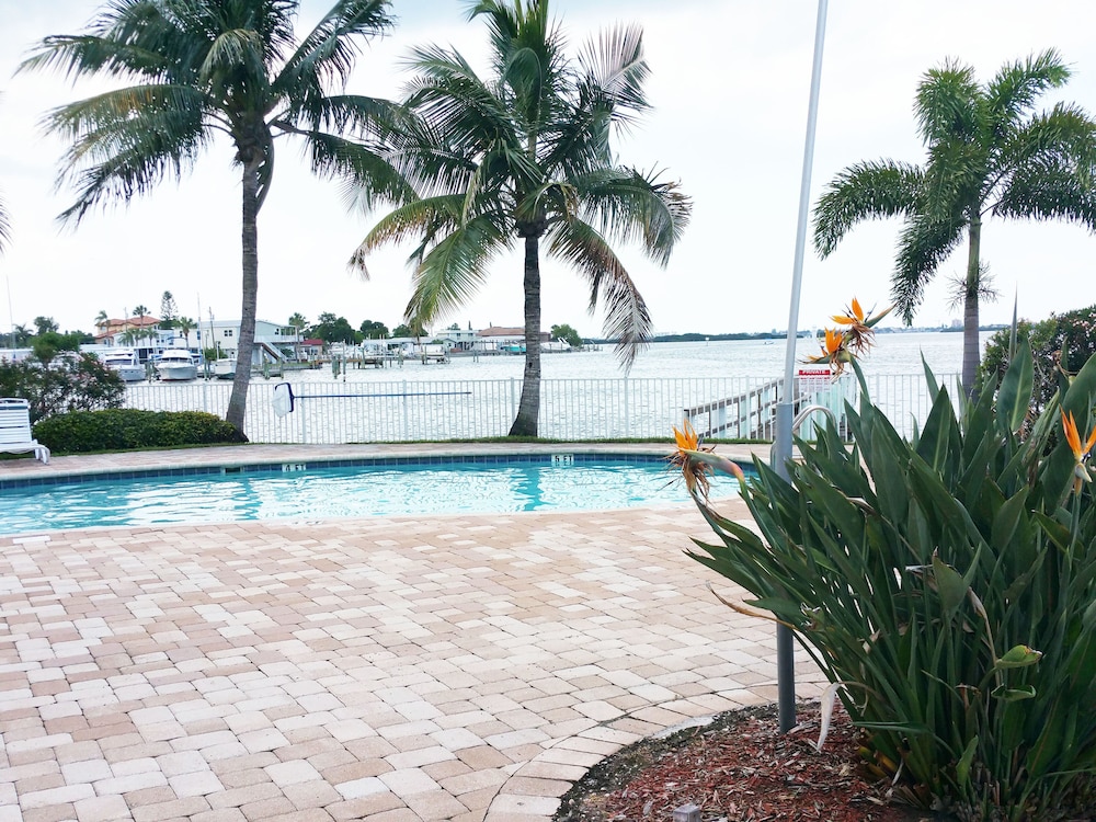 Boca Ciega Resort - photo 26