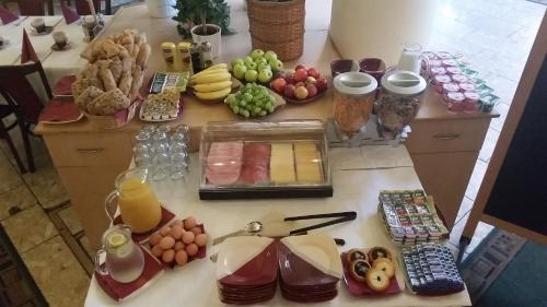 Hotel B l Ruze — hotel in Strakonice
