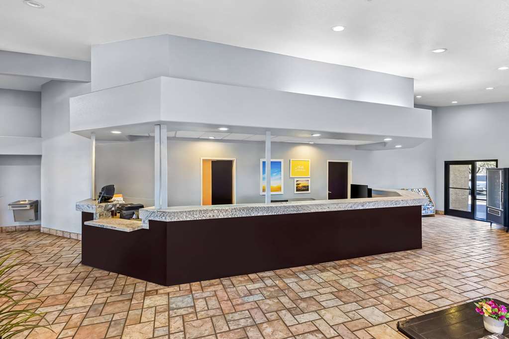 Days Inn by Wyndham Buckeye - photo 9