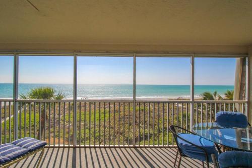Magnificent Oceanfront 2 BR Condo in Longboat Key — 4-Star Luxury Hotel in Longboat Key, United States
