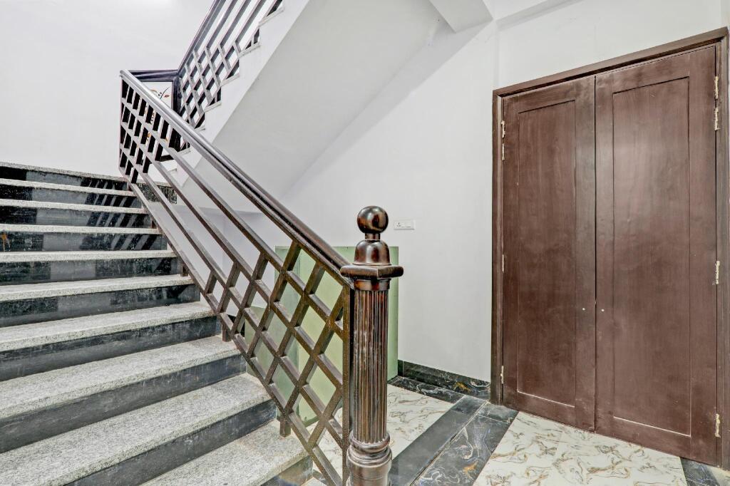 Hotel O The Lemongrass in Allahabad, India