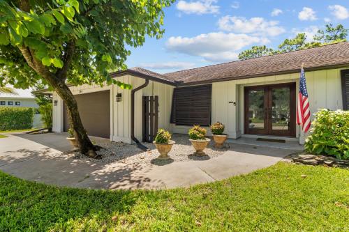 Holiday Heaven 4 b 3b Pool BBQ in Naples, United States