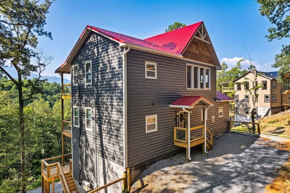Tranquil Mountain Getaway By Ghosal Luxury Lodging - photo 50