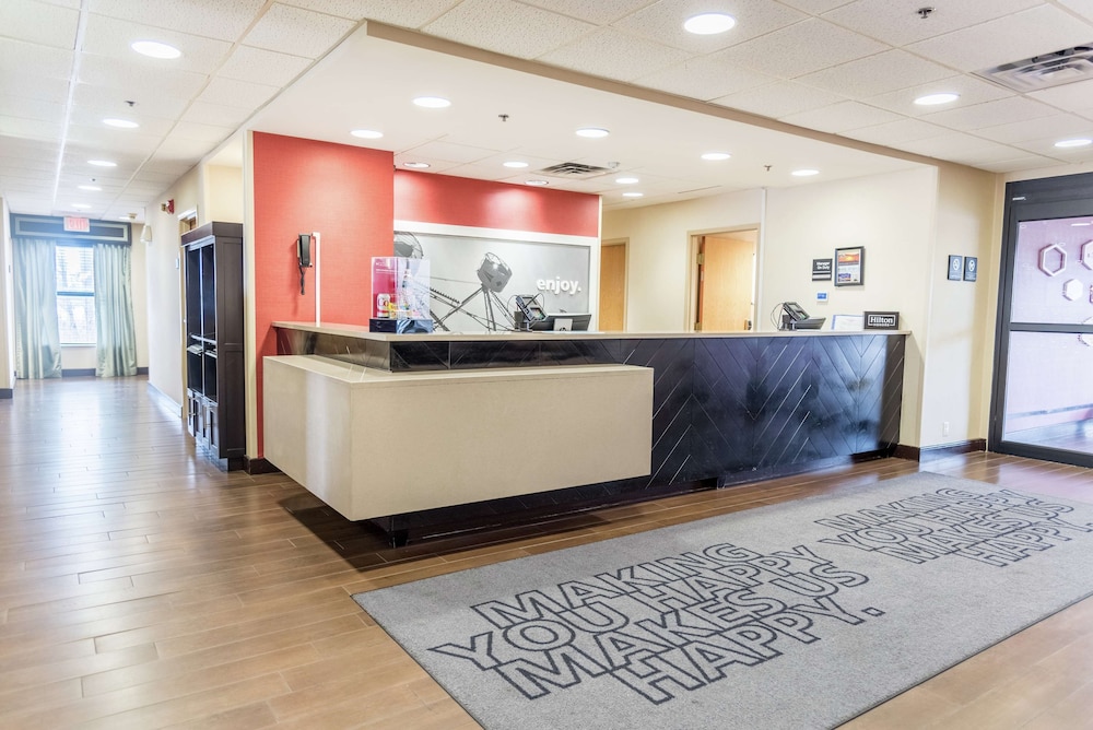 Hampton Inn Muskegon - photo 4