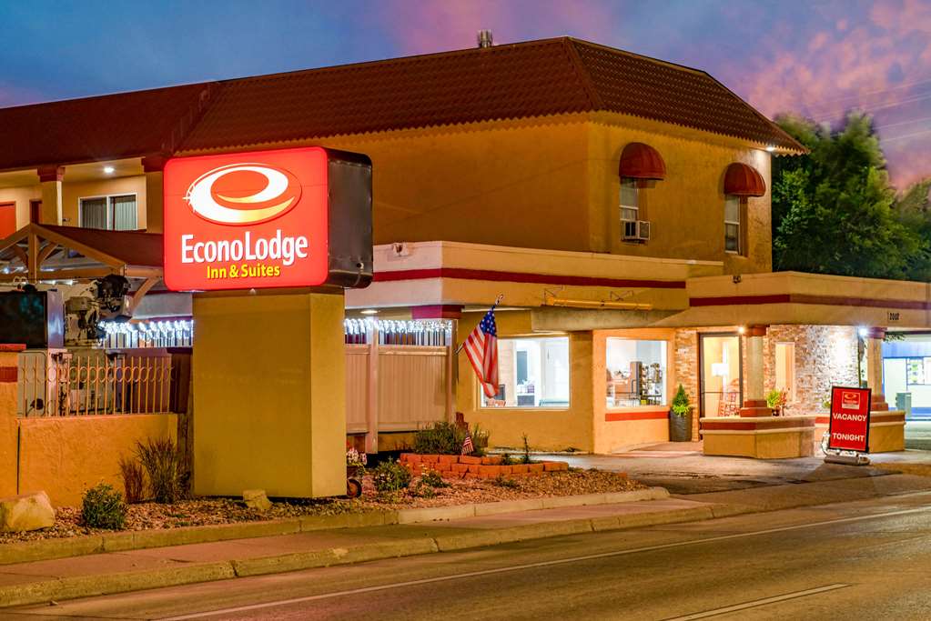 Econo Lodge Inn & Suites Durango - photo 2