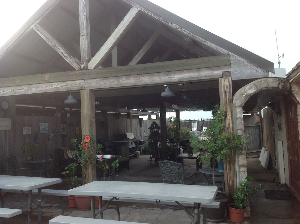 L'acadie Inn & Rv Park - photo 20