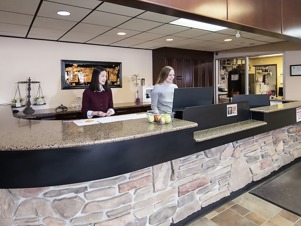 Dunvegan Inn and Suites — hotel in Fairview