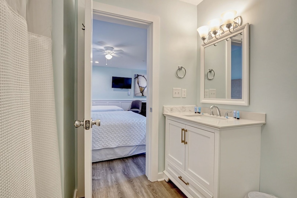 Loggerhead Inn and Suites - photo 72