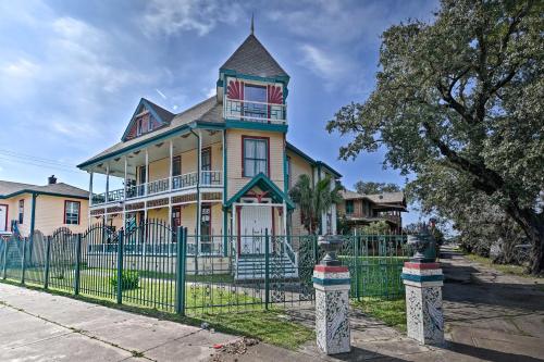 Sun Surf and More Spacious Group Home in Galveston — 4-Star Luxury Hotel in Galveston, United States